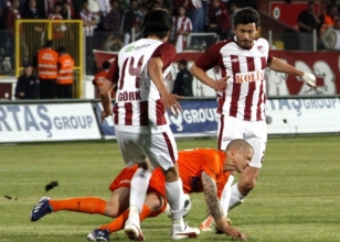 Elazığ'da bayram, Belediye'de hüzün...