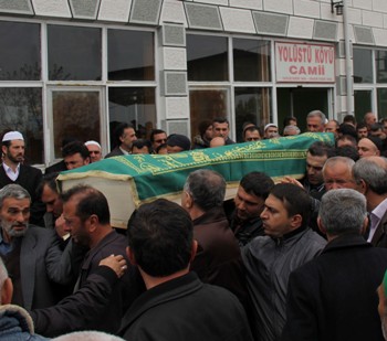 Lise öğrencisi elektrik akımına kapıldı