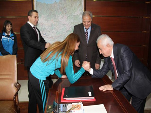 Vali Şahin'in bileğini bükemedi