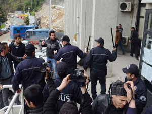 Erkek çocuğa tecavüz sokağa döktü...