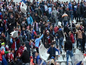 Trabzonspor taraftarları kavga etti!