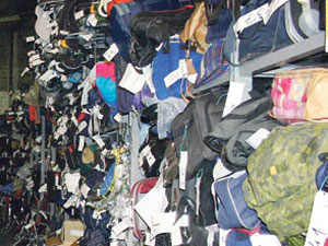 Uçakta unutulan eşyalara yoğun ilgi