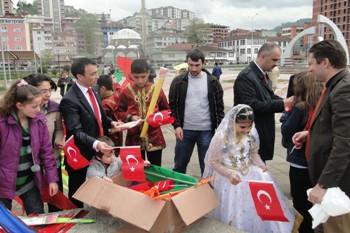 Çocuklar uçurtma şenliğinde buluştu