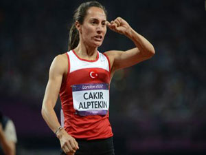 Altın madalyalı atlete milli şok