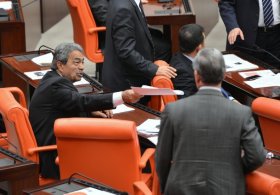 Kamer Genç'e kınama cezası verildi