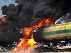 Otobüsle tır çarpıştı; 35 ölü, 20 yaralı!