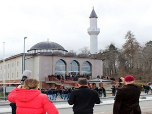 Müslümanlar gözyaşlarını tutamadı