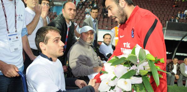 Onlar engel dinlemiyorlar!