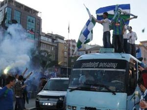 Rizespor taraftarları sokağa döküldü