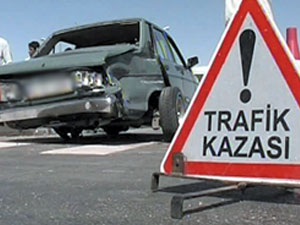 Öğretim görevlileri kaza yaptı