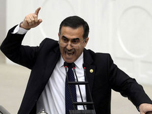 "Sen kimin cariyesisin?"