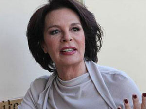 Akil insanlığı bırakırım