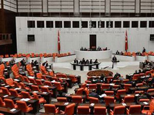 Vekil hakları komisyondan geçti