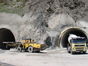 32 kilometrelik yolun dörtte biri tünelle aşılacak