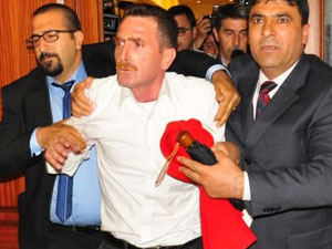 Akil İnsanlar Toplantısında bayrak açınca...