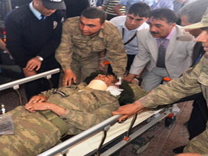 Bingölde askeri araç devrildi