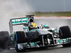 Lewis Hamilton ilk cepte