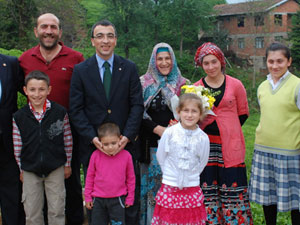 Of'un gönüllü annesi seçildi