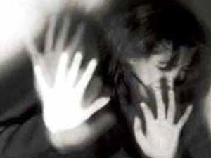 Küçük kıza tecavüz partisi