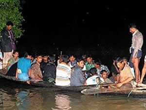 Müslümanları taşıyan tekne battı...