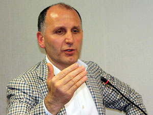 Usta;"Boynuma kimse kement geçiremez"