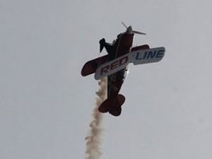 Adana'da gösteri uçağı düştü!