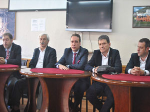 Aksoy'un yönetimi şekilleniyor