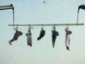 İdam edip, halka sergilediler! (+18)