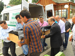 Gümrükçüoğlu taraftarların ailesiyle buluştu