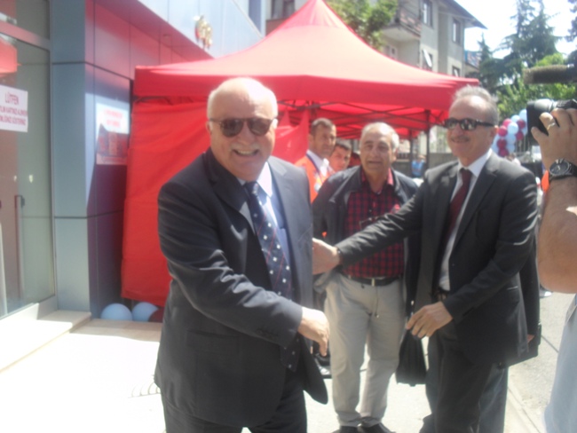 Başkan Şener kongrede