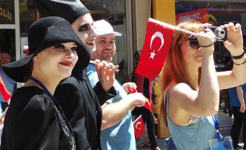 Uluslararası Tiyatro Festivali başladı