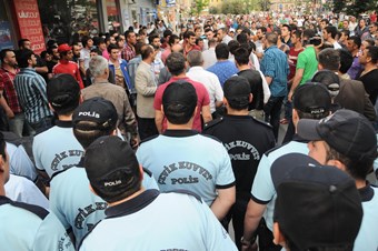 Trabzon'da Gezi parkına eylemine tepki!