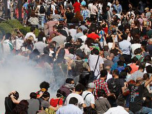 Taksim eylemcileri açıklama yaptı