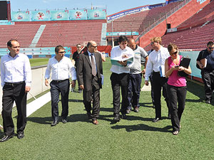 Avni Aker testten geçti