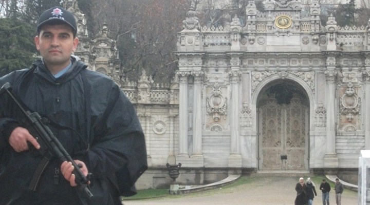 Polisler görevini devredecek