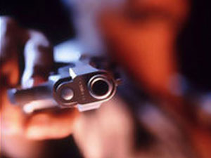 Otomobile silahlı saldırı