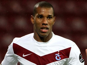 Emerson'un acelesi yok