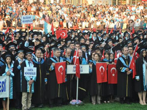 KTÜ yeni mezunlarını verdi