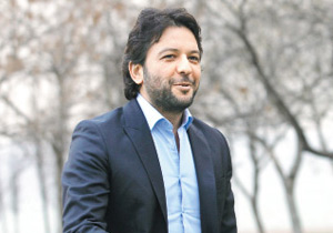 'İki siyasi partiden teklif aldım!'