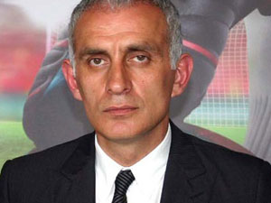 Futbolu çıkarları için kullanıyorlar