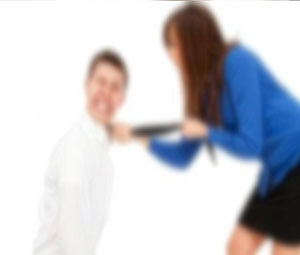 "Eşimi kapıdan kovuyorum bacadan giriyor "