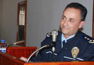 Polisten 'ceza yeme fındık ye'