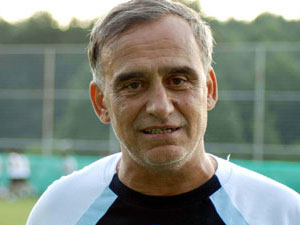 Kadir Özcan imza attı