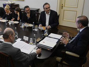 Sunay Akın isyan etti