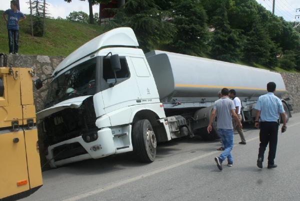 Aşırı hız yol kapatırdı!