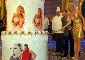 Gazeteciler Petek'i terletti