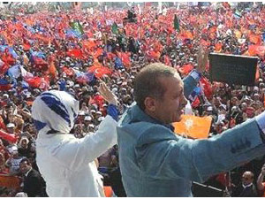 Başbakan o adamların peşinde