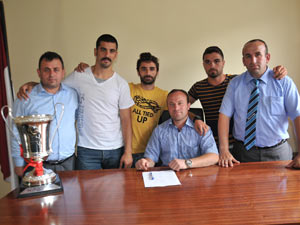 5 futbolcunun sözleşmesi yenilendi