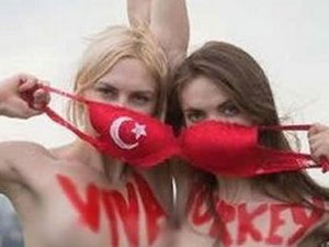 FEMEN Gezi için geliyor