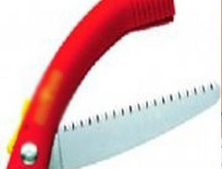 Eline testere aldı komşusunu kovaladı